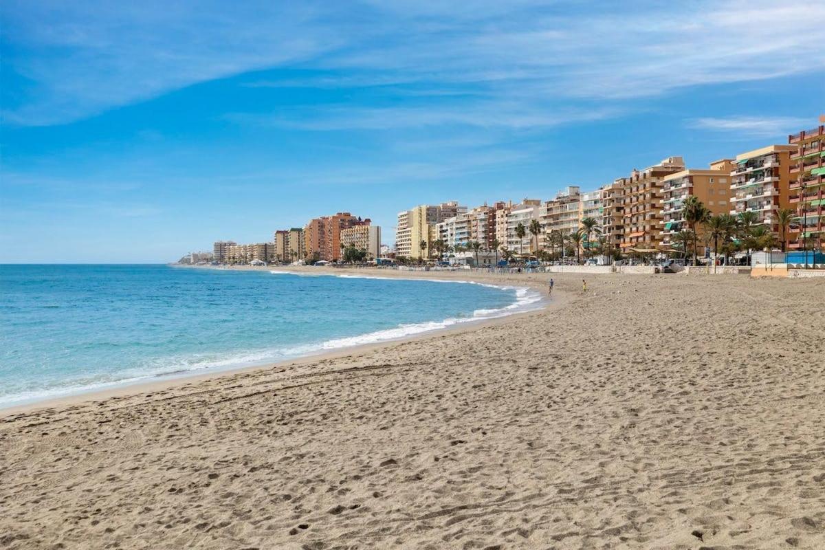 Precioso Ap. - Playa Fuengirolaアパートメント エクステリア 写真